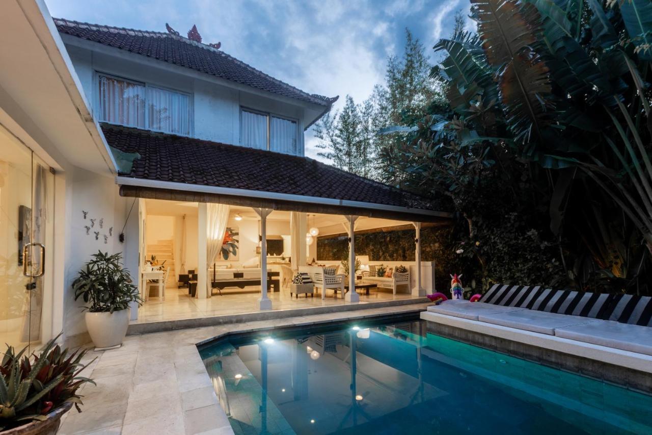 Esha Villa Drupadi Seminyak Exterior photo